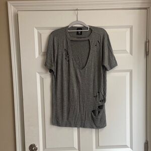 🧡 Women’s cutout distressed t-shirt